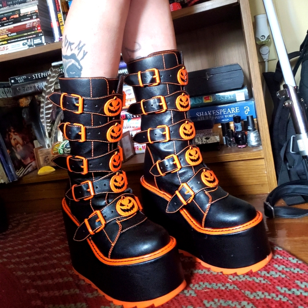 YRU Dune Jackolantern Platform Boots